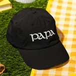 Boné Papa Simple Trendy Modern Typografia Personalizada<br><div class="desc">Papa Simple Trendy Modern Typografia Personalizada Bordered Baseball apresenta o simples texto bordado "Papa". Perfeito como presente para o papai para Dia de os pais,  Natal,  aniversário e muito mais. Criado pelo Evco Studio www.zazzle.com/store/evcostudio</div>
