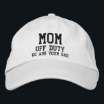 Boné Personalização da Tipografia Moderna Simples da Mã<br><div class="desc">O Boné de Baseball Bordado Personalizado da Tipografia Moderna de Mãe de Dança apresenta o texto simples e bordado "Mãe,  de folga,  Vai perguntar ao pai Perfeito como presente para a mãe para Dia de as mães,  Natal,  aniversário e muito mais. Criado pelo Evco Studio www.zazzle.com/store/evcostudio</div>