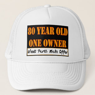 Boné Pessoas de 80 anos, um proprietário - as peças d