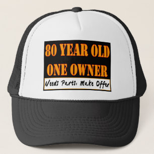 Boné Pessoas de 80 anos, um proprietário - as peças d