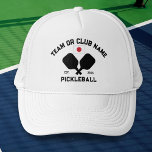 Boné Pickleball Club Team Japan Japanese Flag Custom<br><div class="desc">Stand out on the pickleball court with this stylish hat featuring crossed pickleball paddles, the flag of Japan, and your custom text. Personalize it easily to include your club name, team name, city, or any wording of your choice. You can also change the font and paddle colors - just click...</div>