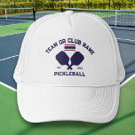 Boné Pickleball Club Team Name Thailand Thai Flag<br><div class="desc">Stand out on the pickleball court with this stylish hat featuring crossed pickleball paddles, the flag of Thailand, and your custom text. Personalize it easily to include your club name, team name, city, or any wording of your choice. You can also change the font and paddle colors - just click...</div>