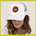 Boné Pickleball Queen Glam Glitz Monograma Nome Dourado<br><div class="desc">Gal-De-Galinha — Diversão Glitz Glam Diamantes Dourados em sua Coroa — ela será uma vencedora com este chapéu especial de caminhoneiro — realmente a torna a rainha do campo — Glamorosa com a coroa de ouro e apenas um pouco "acima" mas pronta para jogar seu jogo. Este é um presente...</div>