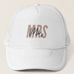 Boné Pink manuscrito Nova Sra. Bride Honeymoon Hat<br><div class="desc">// Precisa de ajuda para personalizar o seu design? Tem outras ideias? Sinta-se livre para entrar em contato comigo em: zoe@gorjodesigns.com</div>