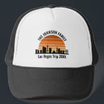 Boné Pôr do Sol em Las Vegas Custom Vacation<br><div class="desc">Chapéu personalizado da silhueta de Las Vegas ao pôr do sol para a viagem de férias em família ou despedida de solteiro na cidade das luzes. Aposte do nascer ao pôr do sol nesta cidade e lembre-se com este souvenir de recordação.</div>