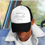 Boné Promovido ao tio EST 2025 Hat | Novo Tio Presente<br><div class="desc">Celebrar a emocionante notícia com este na moda Promovido ao Tio EST 2025 chapéu de caminhoneiro — um presente pensativo e prático para o orgulhoso novo tio-a-ser! Perfeito para anúncios de gravidez, chás de fraldas, revelações de gênero, ou como uma doce surpresa, esse chapéu combina conforto e sentimento em uma...</div>