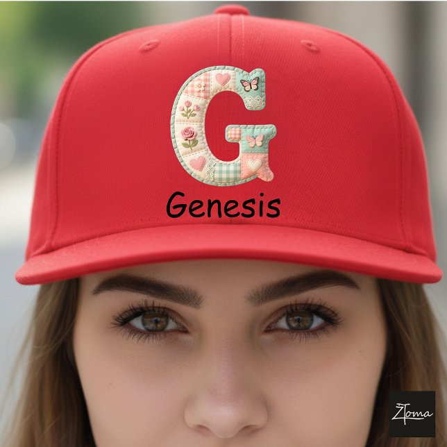 Boné Quilted Patchwork Initial Letter G Nursery (This is a sample design. There are several models to choose from, with the name and color changed.)