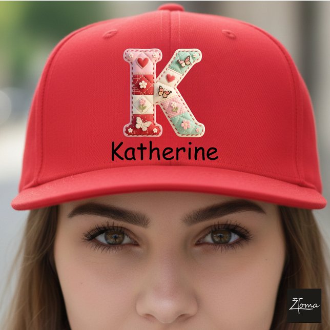 Boné Quilted Patchwork Initial Letter K Nursery (This is a sample design. There are several models to choose from, with the name and color changed.)