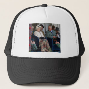 Boné Rainha Isabel II e Príncipe Herdeiro Charles 2014
