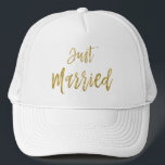Boné Recem casados de folha de ouro e chapéu branco de<br><div class="desc">Recem casados Gold Foil e White Trucker Hat para Ela.</div>