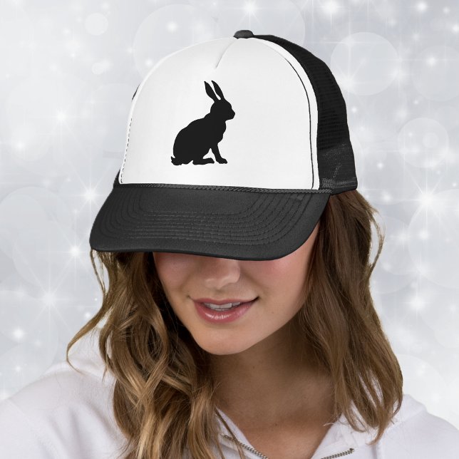 Boné Silhueta de Coelho Preto (Black silhouette of sitting bunny rabbit with big ears on ball cap.)