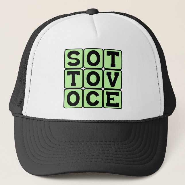 Boné Sotto Voce, Em Uma Voz Baixa Frase Italiana (Frente)