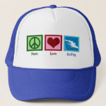 Boné Surfe de Amor pela Paz<br><div class="desc">Um sinal de paz, um coração, e lindas ondas azuis caindo no oceano.</div>