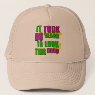 Boné Tomou 98 anos para olhar este bom