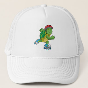 Boné Turtle como skater com skates e capacete embutidos