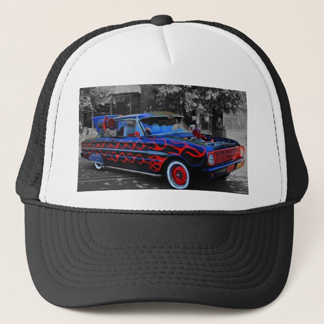 Boné Um carro velho flamejante, oon um chapéu dos (Frente)