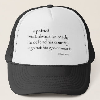 Boné "Um patriota deve… "