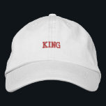 Boné White-Hat Premium com texto rei puro e puro para a<br><div class="desc">Este algodão khaki premium que apresenta um elegante bordado de texto "King" para um estilo refinado.</div>