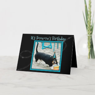 Bonita Caça-Basset no Cartão de Aniversário Engraç