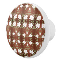 Bonita e Marrom de Mel Flor, puxada pelo gabinete