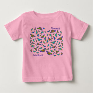 Borboletas coloridas em rosa-bebê - T-Shirt bebê