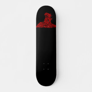 Bordo de skate mit Rote Drache am Felsen