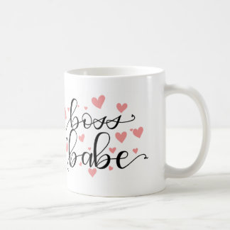 Borracho do chefe com caneca dos corações