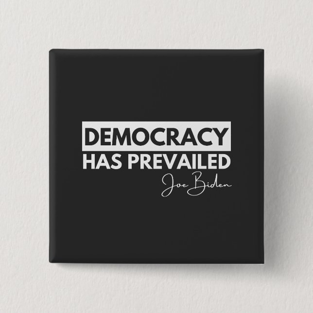 Bóton Quadrado 5.08cm A Democracia Já Impediu (Frente)