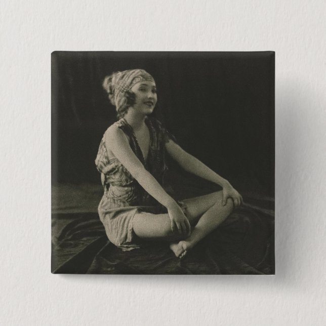 Bóton Quadrado 5.08cm Ame uma pobre garota de barriga sentada entre pern (Frente)