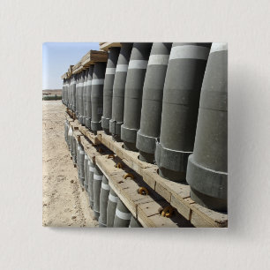 Bóton Quadrado 5.08cm As linhas de munições são empilhadas e preparadas