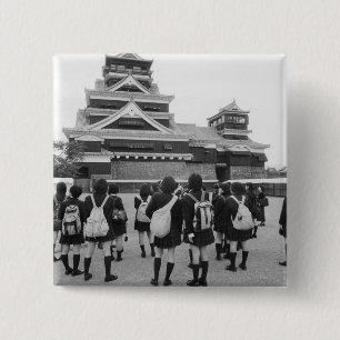Bóton Quadrado 5.08cm Ásia, Japão, Kumamoto. Crianças na escola em