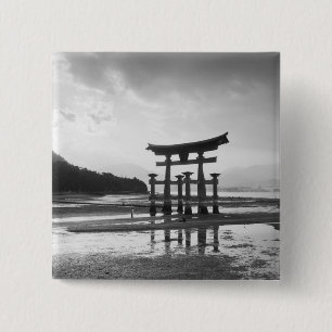 Bóton Quadrado 5.08cm Ásia, Japão, Myajima. Portão Torri