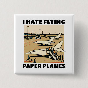 Bóton Quadrado 5.08cm Avião de Papel Embarcado com Linhas Aéreas Humor P