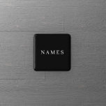 Bóton Quadrado 5.08cm Botão Personalizado Preto Simples Adicionar Seu No<br><div class="desc">Simples Preto Personalizado Adicione Seu Nome Design Elegante para Qualquer Um.</div>