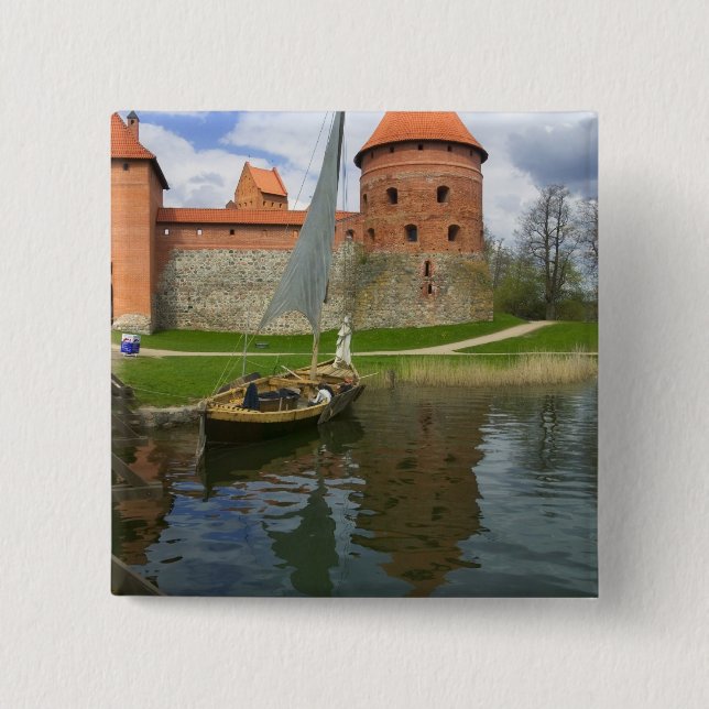 Bóton Quadrado 5.08cm Castelo da Ilha pelo Lago Galve, Trakai, Lituânia (Frente)