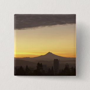 Bóton Quadrado 5.08cm Dawn sky sobre Portland e Mt. Hood, Oregon