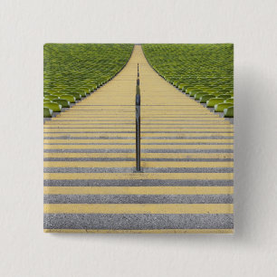 Bóton Quadrado 5.08cm Escadaria do estádio entre fileiras de assentos