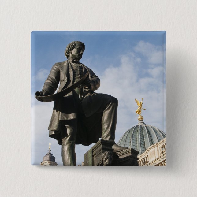 Bóton Quadrado 5.08cm Estátua com cúpula de vidro no edifício Kunstverei (Frente)
