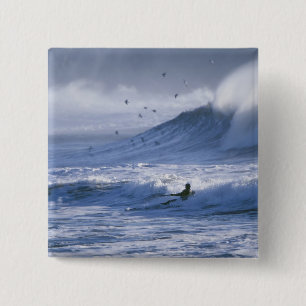Bóton Quadrado 5.08cm EUA, Estado de Washington, La Push. Homem de caiaq