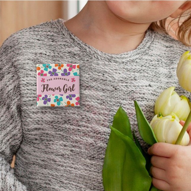 Bóton Quadrado 5.08cm FLOWER GIRL DIFERENTES Daisies Pop Nome de etiquet (The Adorable FLOWER GIRL Colorful Fun Daisies Pop Cute Wedding Name Tag Button @ fat_fa_tin)
