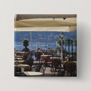 Bóton Quadrado 5.08cm Itália, Província de Como, Bellagio. Café à beira 