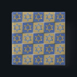 Bóton Quadrado 5.08cm Judaica Star De David Metal Dourado Azul<br><div class="desc">Você está vendo a coleção de Design Lee Hiller. Roupa,  Ofertas e Coleções Lee Hiller Fotografia ou Coleção de Arte Digital. Você pode ver sua fotografia da Nature em http://HikeOurPlanet.com/ e seguir seu blog de caminhada no Hot Primavera National Park.</div>