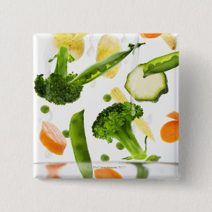 Bóton Quadrado 5.08cm Legumes frescos com água que cai em uma bacia