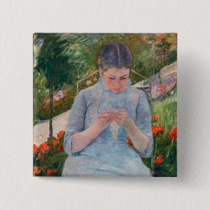 Bóton Quadrado 5.08cm Mary Cassatt - Menina costurando em um Jardim
