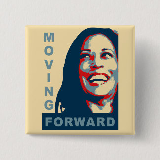Bóton Quadrado 5.08cm MOVING FOWARD - Kamala Harris para o Presidente 20