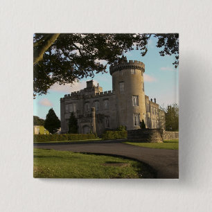 Bóton Quadrado 5.08cm Na Irlanda, a entrada lateral do Dromoland Castle