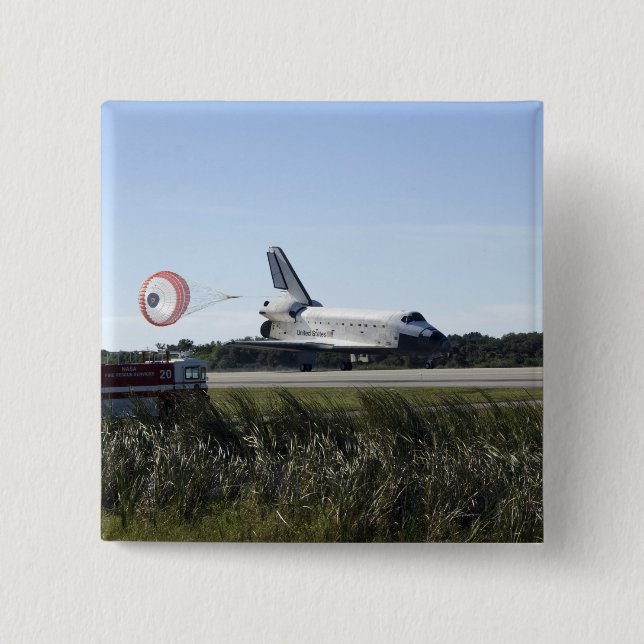 Bóton Quadrado 5.08cm O ônibus espacial Atlantis desfaz sua calha de arr (Frente)