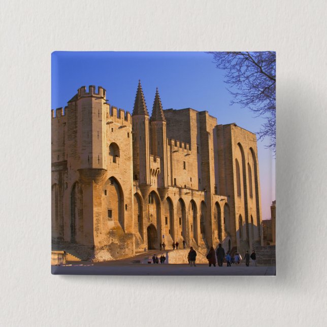 Bóton Quadrado 5.08cm O Palácio do Papa em Avinhão com pessoas (Frente)