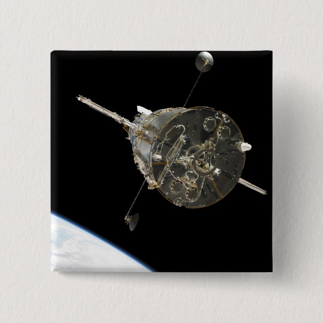 Bóton Quadrado 5.08cm O Telescópio Espacial Hubble em órbita acima da Te (Frente)