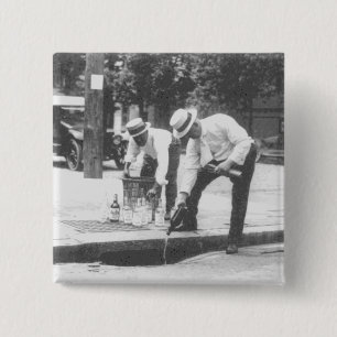 Bóton Quadrado 5.08cm Proibição de derramar uísque numa veia de esgot